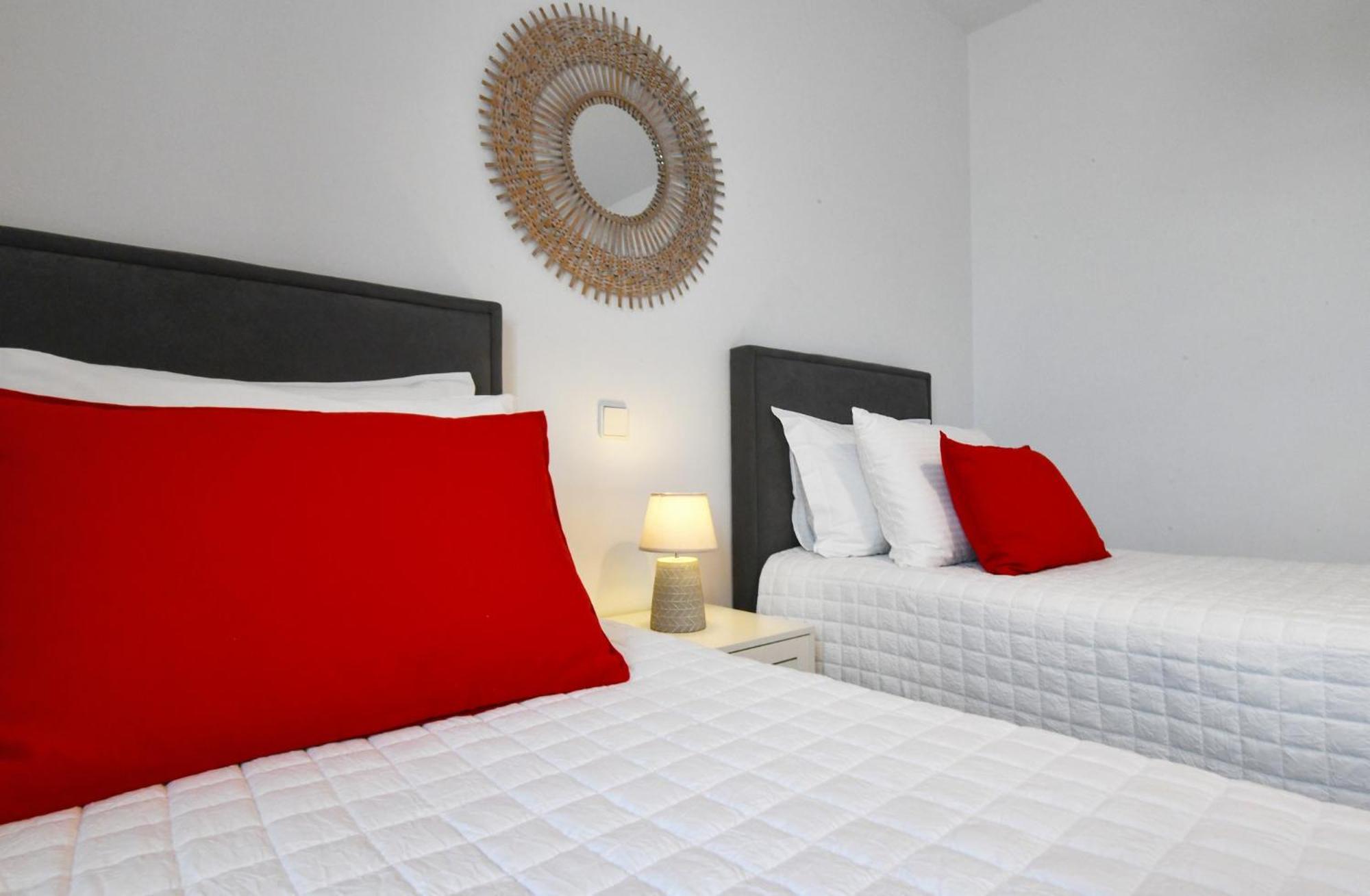 Amazing 2 Bedroom Apartment Overlooking The Marina Of Vourkárion Extérieur photo