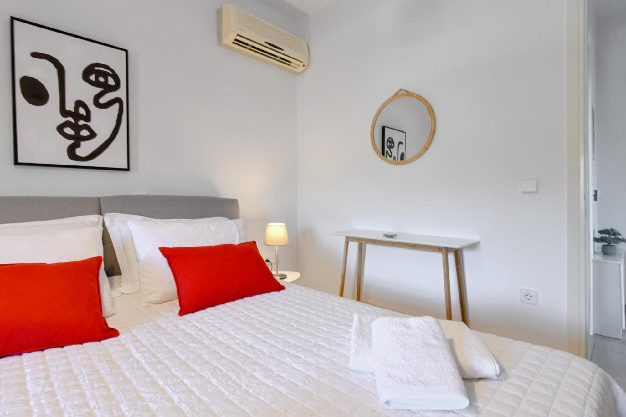 Amazing 2 Bedroom Apartment Overlooking The Marina Of Vourkárion Extérieur photo
